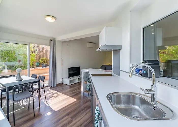 Apartment Rose D'eden Par Dodo-a-cassis Cassis